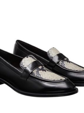 NEW Stuart Weitzman Palmer Sleek Loafer